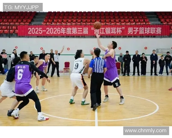 武汉篮球队的节奏揭秘：激情与技巧交织的篮球盛宴