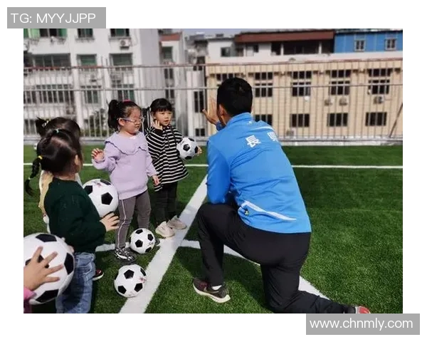 海豚宝宝足球的快乐时光与成长故事分享
